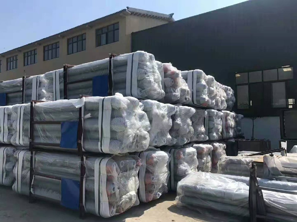 大型網(wǎng)架工程成品待發(fā)